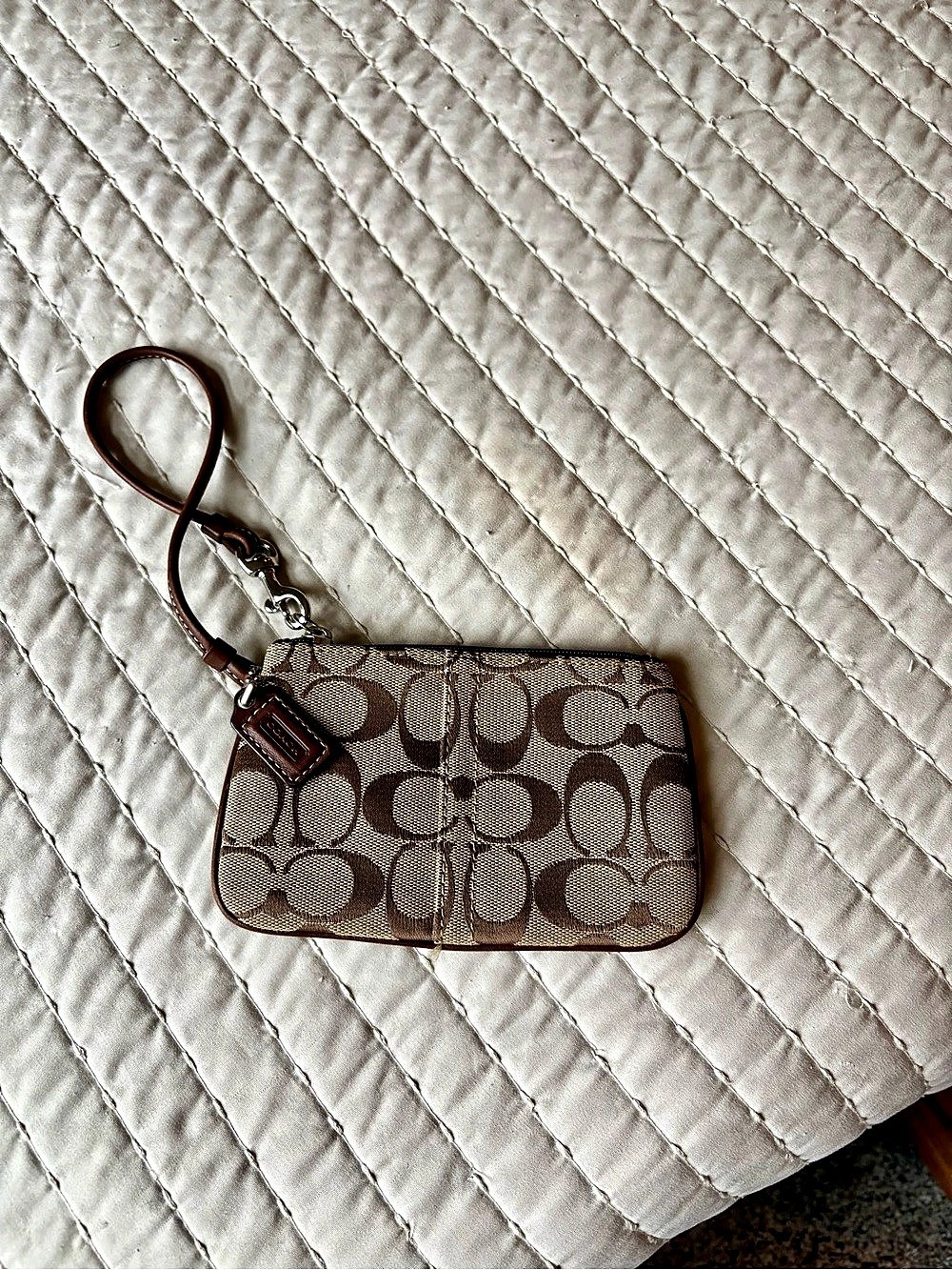 VTG Y2K Coach Zip Wristlet In Signature Canvas Brown & Tan